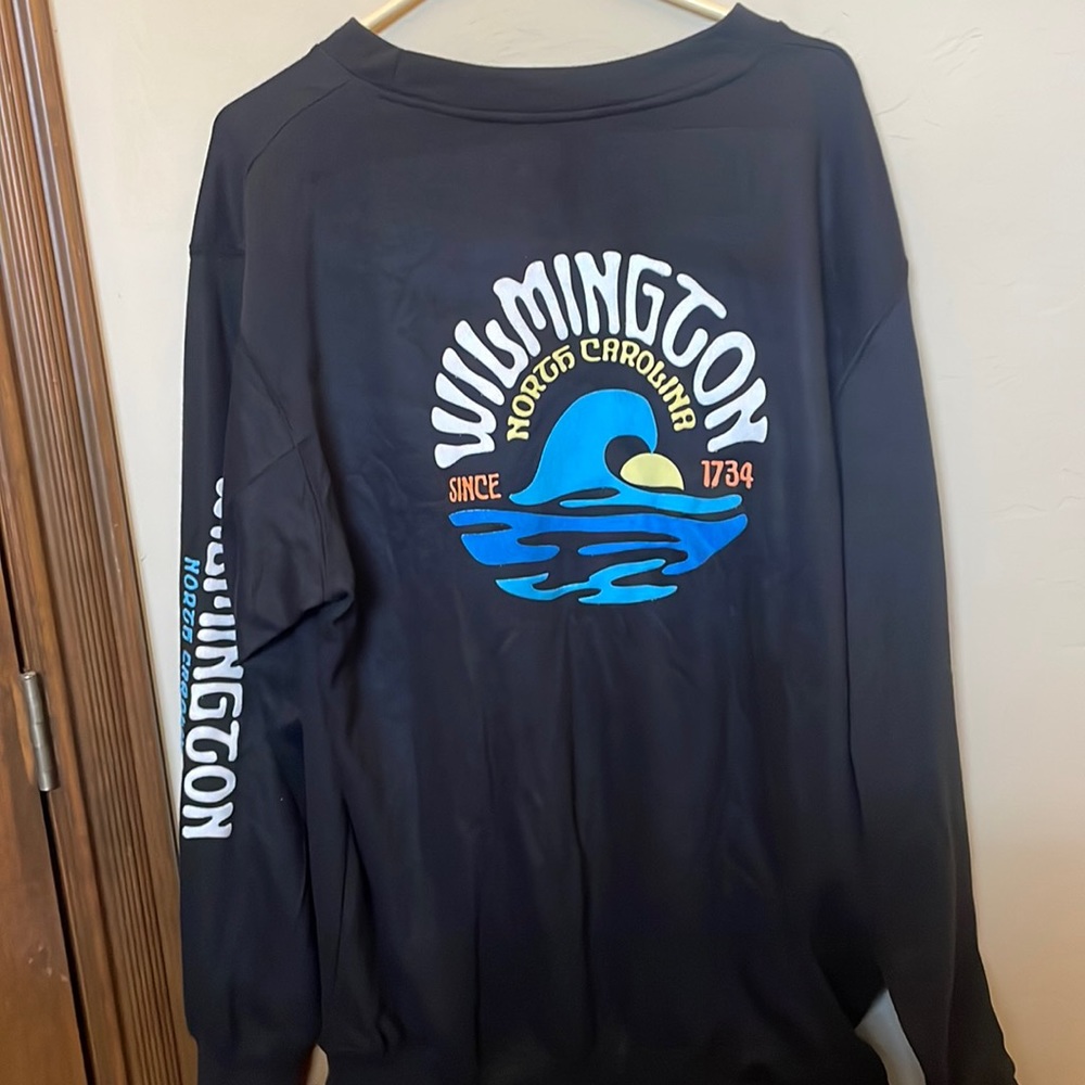 MV Sport Puffy Paint Sweatshirt! Size XL
